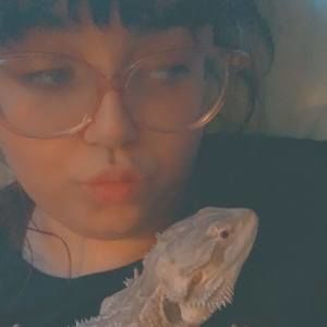 Meet your Posher, Caitlin